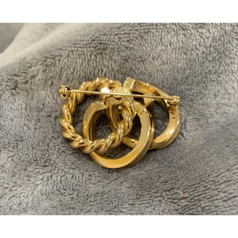 Vintage Signed GROSSE Germany 1969 Gold Tone Twisted Abstract Brooch Pin‎